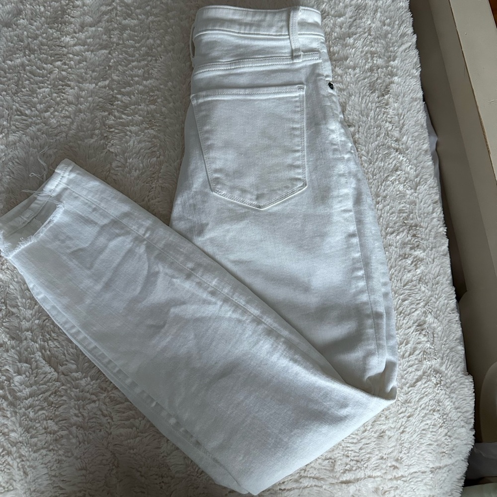Abercrombie & Fitch The Super Skinny High Rise, White with Rips. Size 26